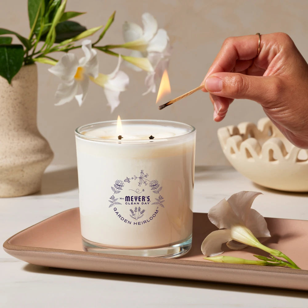 Moonflower Garden Heirloom Candle - View 6